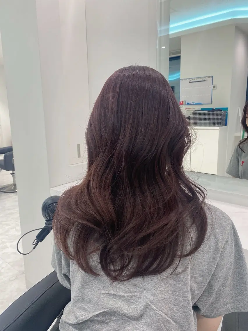 セミロング カラー センターパート特化 井上健太のヘアスタイル