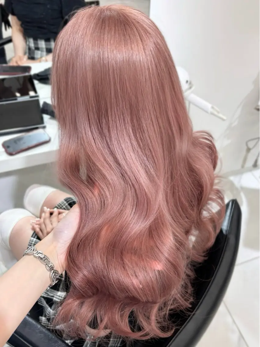 セミロング カラー ベージュカラー ブリーチ ピンクカラー ピンクベージュ カット ヘアカラー トリートメント 盛れる顔周り🤍渋谷 Risa🎀のヘアスタイル