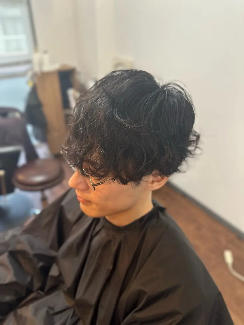 ミディアム パーマ メンズ カット パーマ トリートメント Luzir⭐︎ GEN⭐︎のヘアスタイル