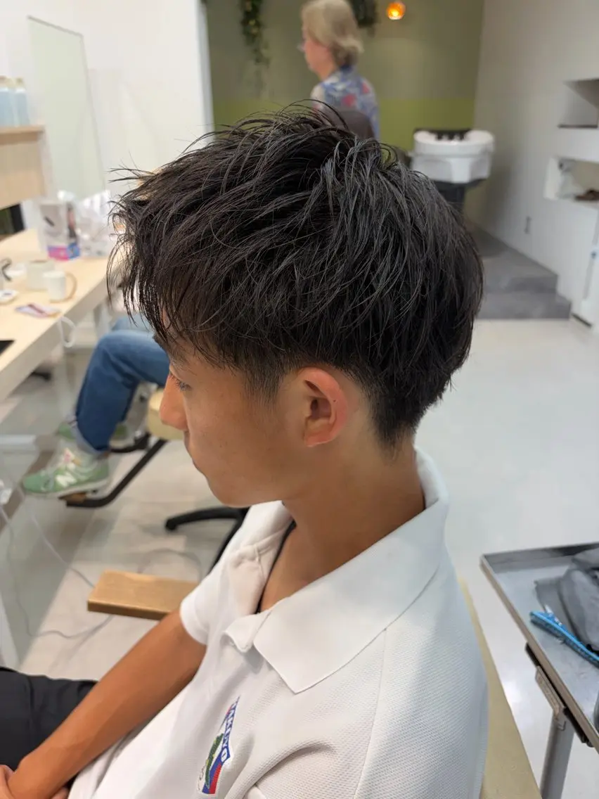 メンズ アップバング フェザーパーマ メンズパーマ 学生（メンズ向け） スパイキーショート カット スパイキーショート/ 短髪パーマ特化のヘアスタイル