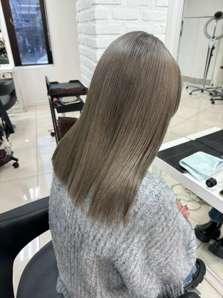 セミロング カラー グレージュ イルミナカラー シルバー シルバーグレージュ 【髪質改善】 kasumi🌷🌷のヘアスタイル
