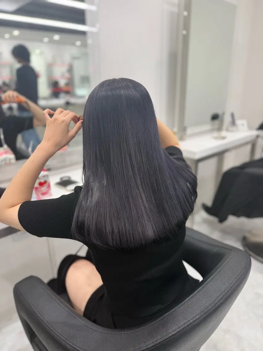 ロング カラー グレージュ ラベンダーカラー ラベンダーグレージュ ラベンダーグレー ラベンダー💜 グレージュ🩶のヘアスタイル