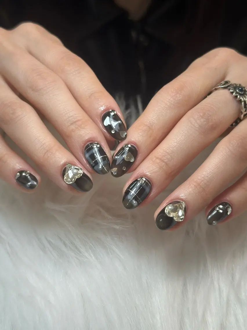ネイル チークネイル ドット フレンチネイル グラデーション 韓国ネイル ハンドネイル Lisa Nail Salonのネイルデザイン