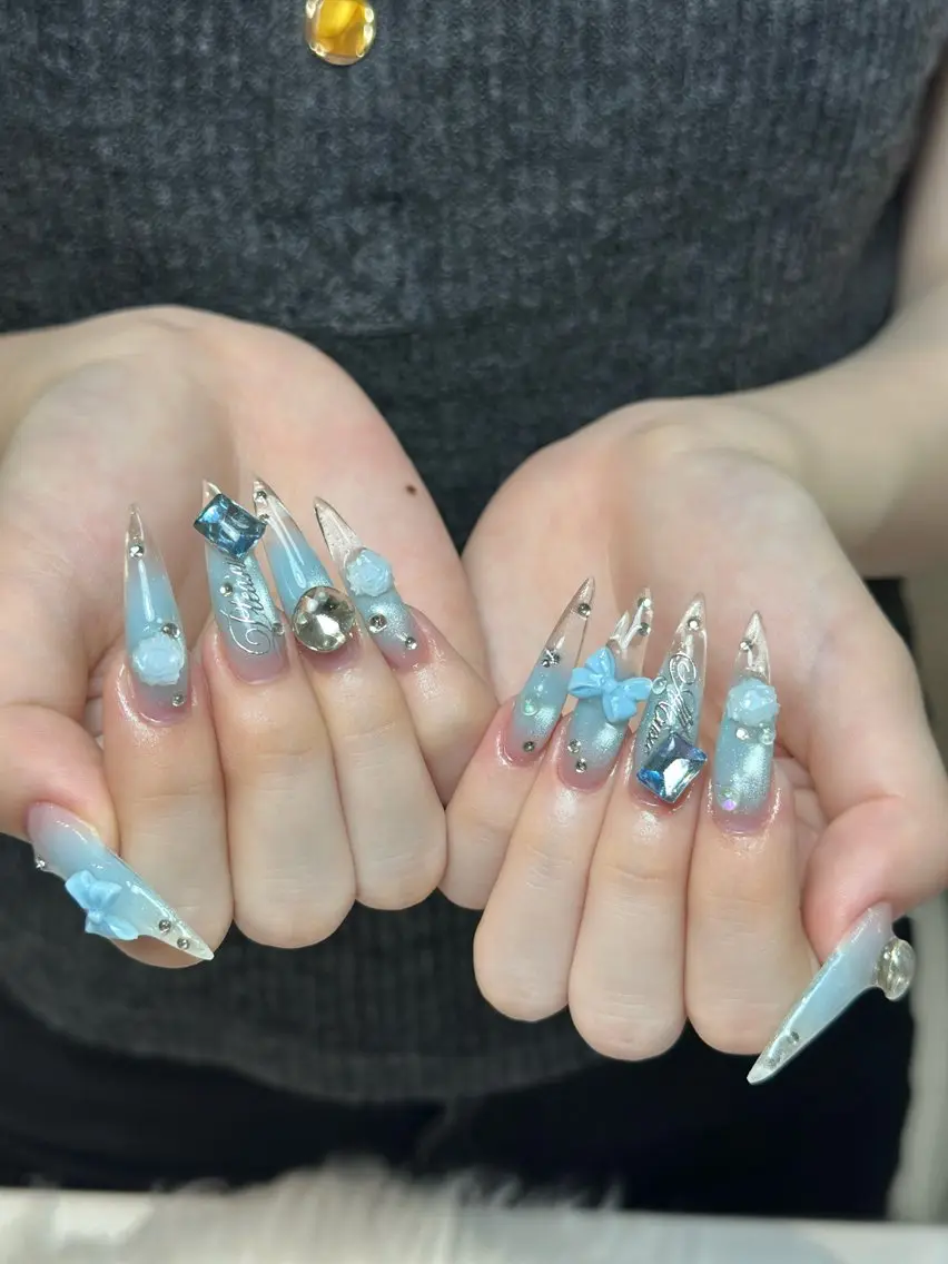 ネイル チークネイル ドット フレンチネイル グラデーション ハート ハンドネイル Julli NailStudioのネイルデザイン