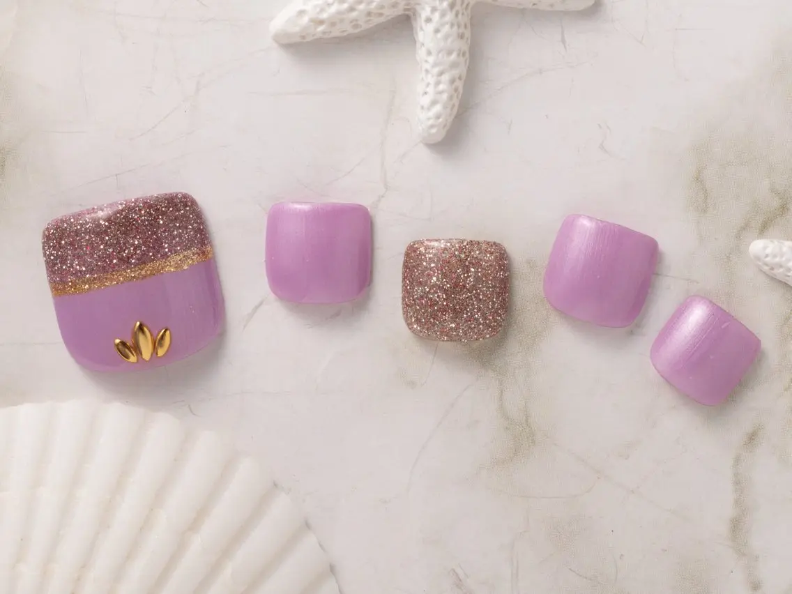 ネイル シンプルネイル フットネイル NailSalon MAHINAのネイルデザイン