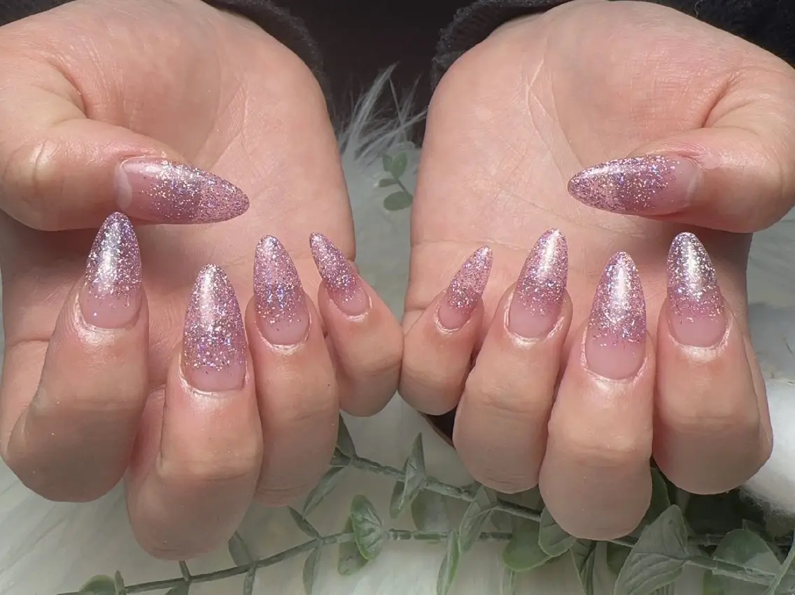 ネイル 長さ出し グラデーション ラメ(グリッター) ラメグラデーション ハンドネイル UM Nail Salonのネイルデザイン