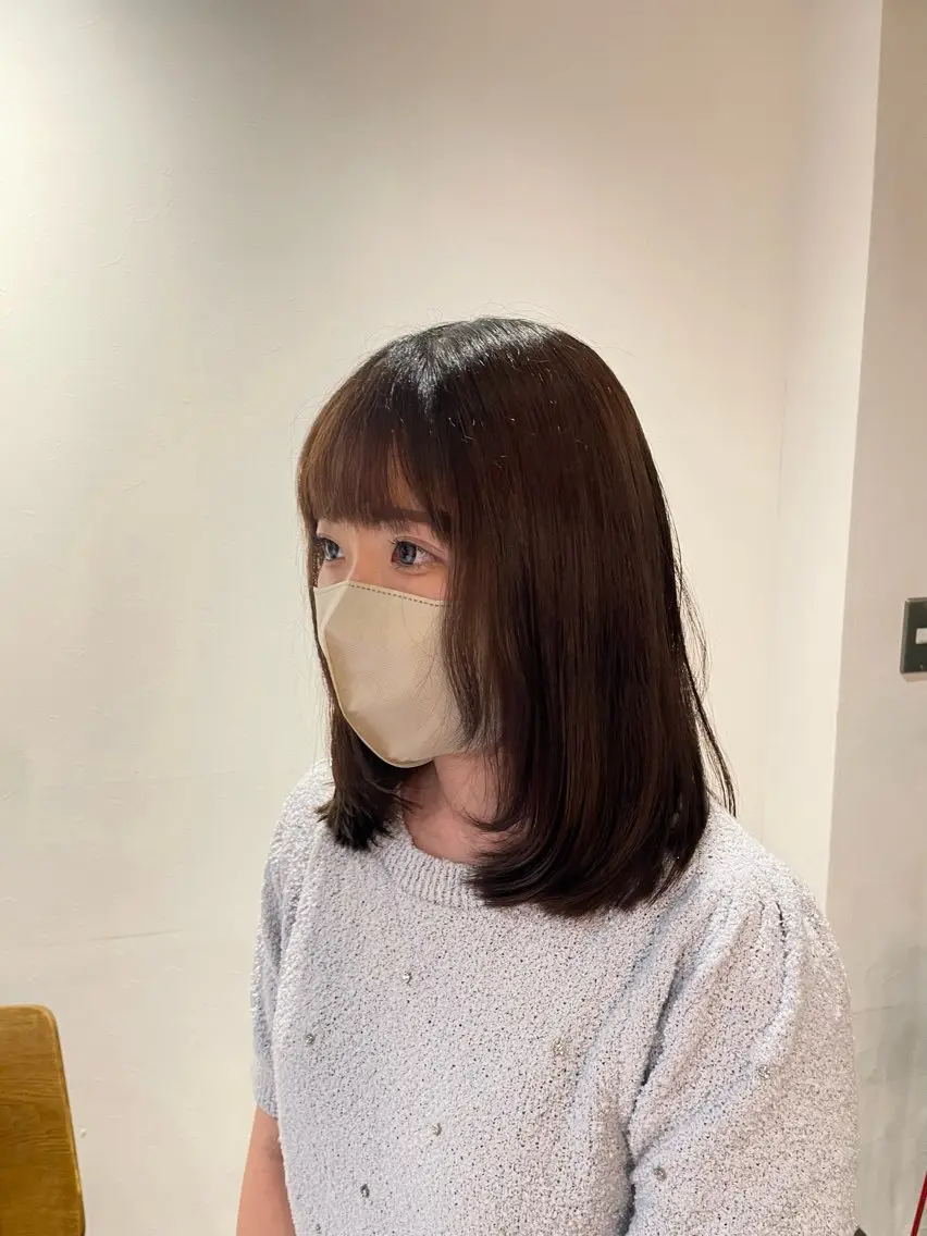 ミディアム レイヤーカット あきば まゆのヘアスタイル