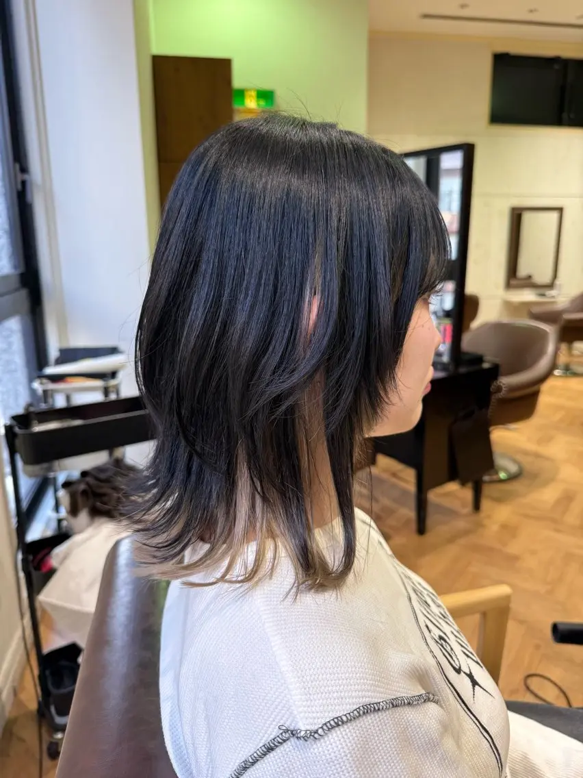 ミディアム ウルフカット 溝口 槙里也のヘアスタイル
