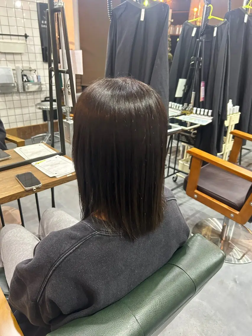 ミディアム カラー 倉本 美優のヘアスタイル