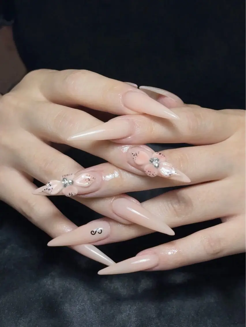 ネイル 持ち込み ワンホンネイル ハンドネイル AKIKO NAILのネイルデザイン
