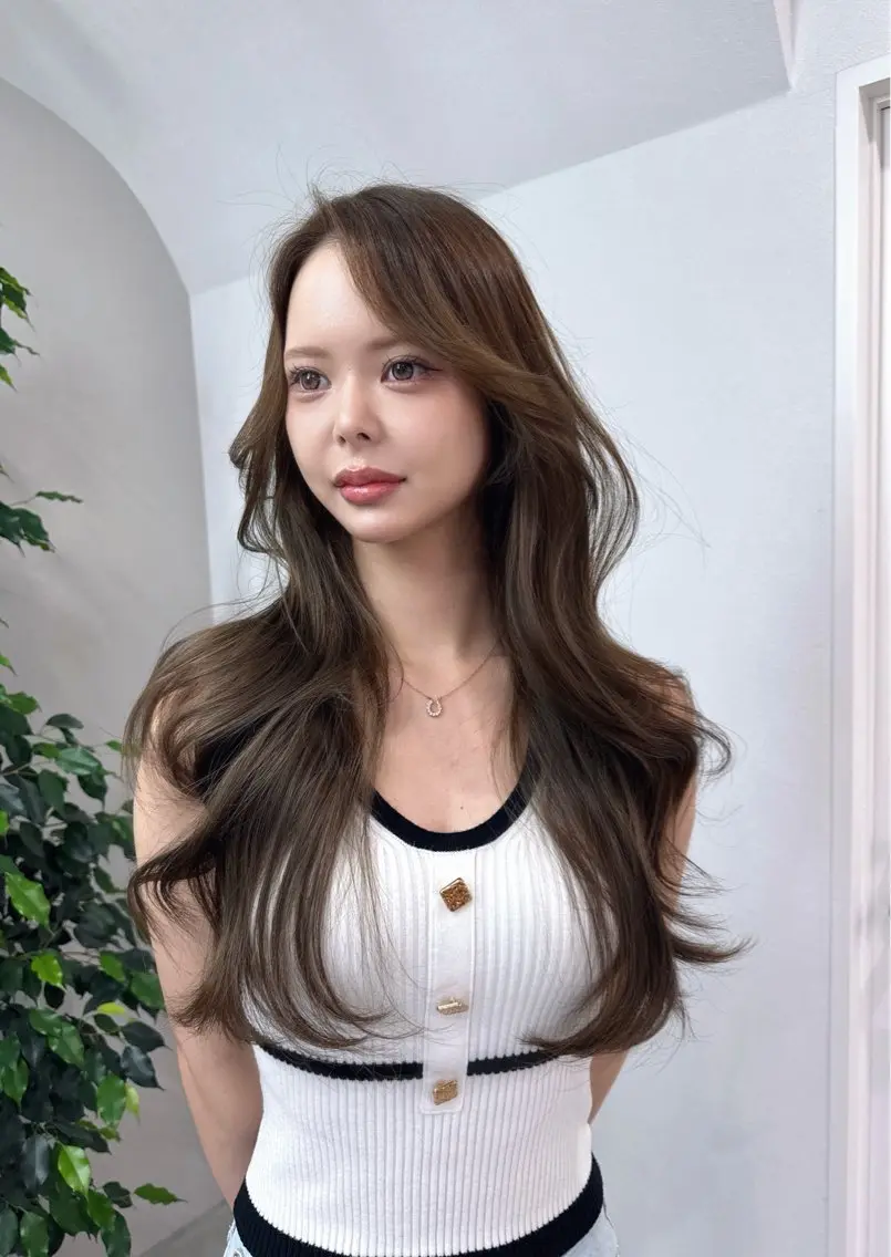 ミディアム カラー レイヤーカット ヘアカラー レイヤーカット 西村あきやのヘアスタイル