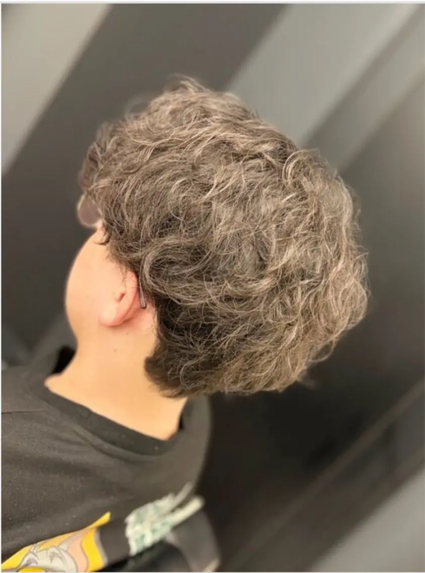 カラー パーマ メンズ ⚡️男性注目👨🏻 お任せください⚡️のヘアスタイル