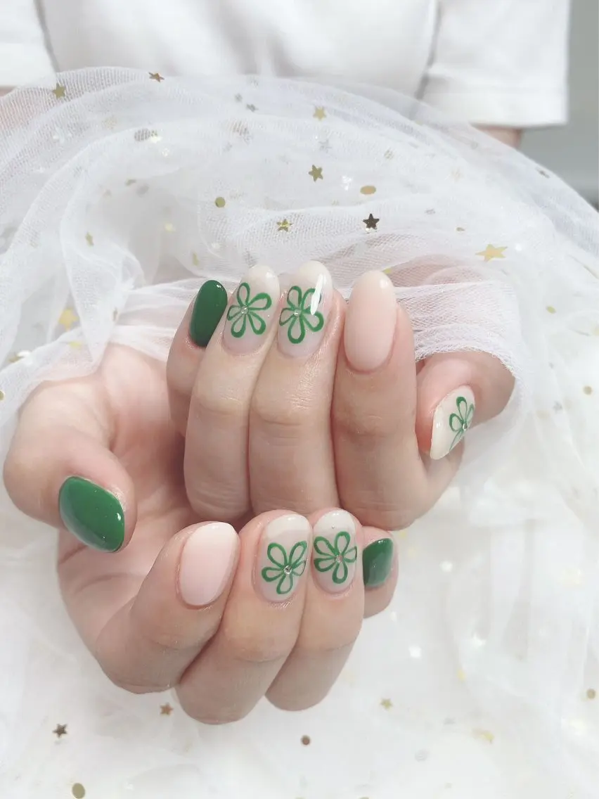 ネイル ジョリ kasumi🌹💅のネイルデザイン
