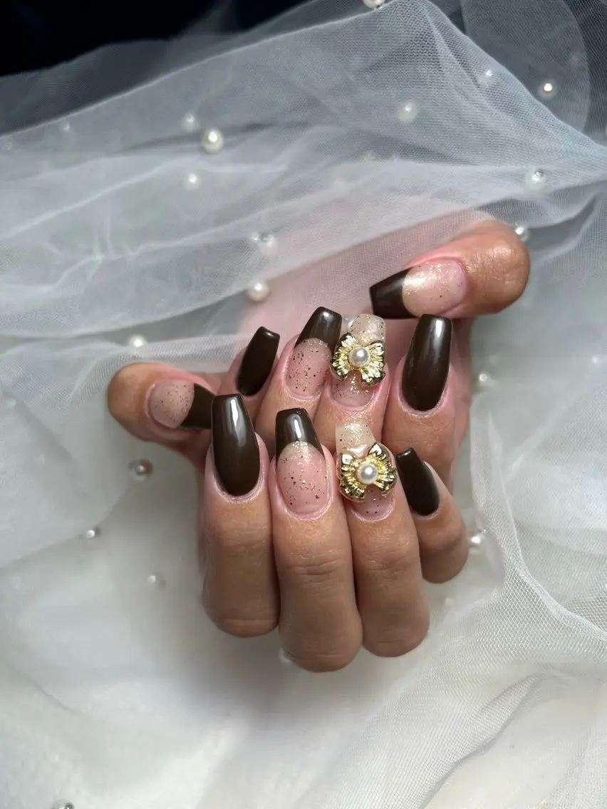 ネイル ハンドネイル フットネイル ✴︎ Delightのネイルデザイン