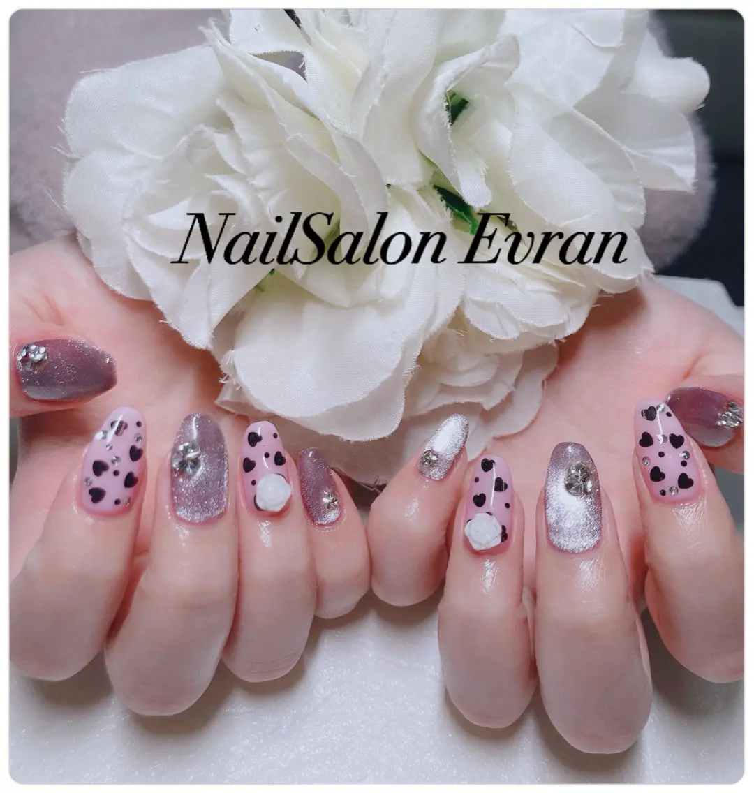 ネイル アートネイル フレンチネイル ジェルネイル マグネットネイル 持ち込み ハンドネイル Nail salon Evranのネイルデザイン