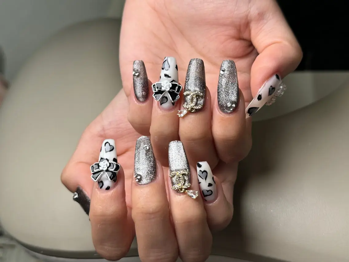 ネイル オーロラネイル チークネイル 長さ出し フットネイル フレンチネイル ハンドネイル Nail&Eyela sh Nanaのネイルデザイン