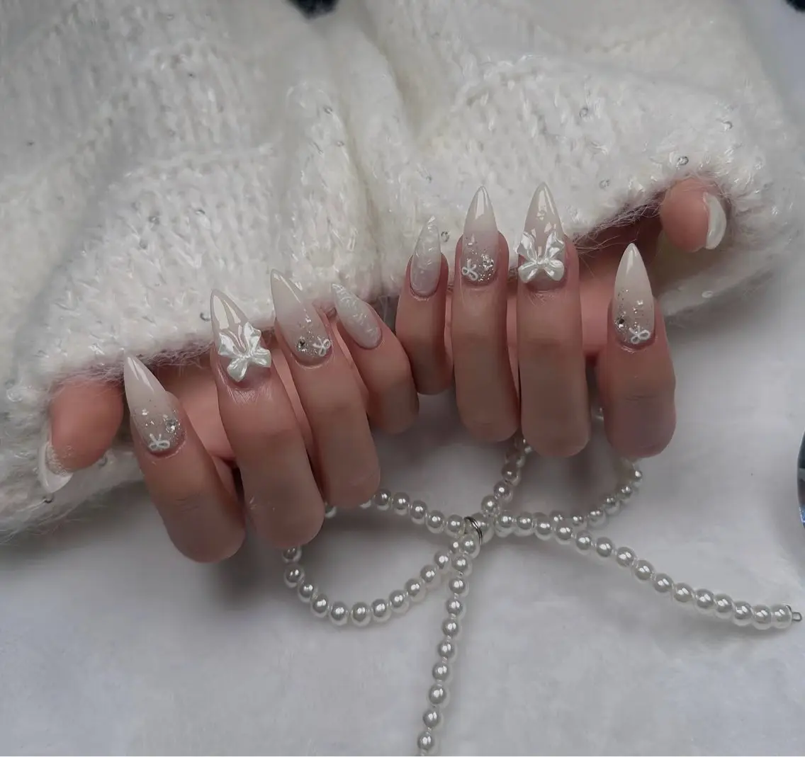 セミロング 韓国風ヘア ハンドネイル Aila Nail ShinOkuboのネイルデザイン