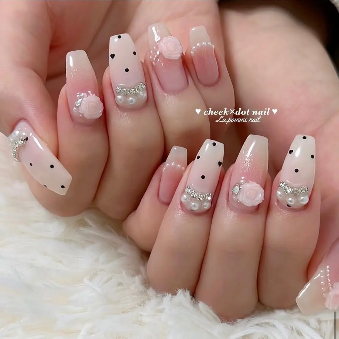 ネイル グラデーション ラメ(グリッター) マグネットネイル ミラーネイル ニュアンスネイル ハンドネイル Lumi de nailsのネイルデザイン