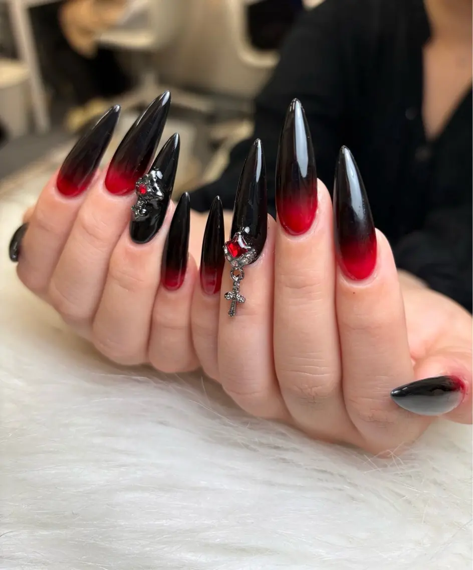 ネイル グラデーション キラキラネイル ワンカラーネイル 冬ネイル Jenn Nail Salonのネイルデザイン