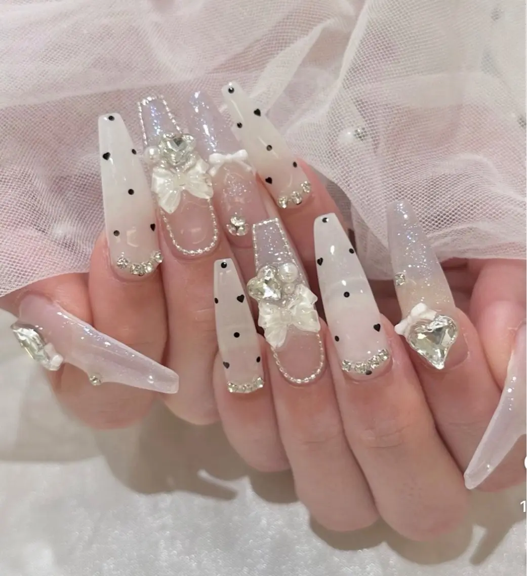 ネイル フレンチネイル キラキラネイル 韓国ネイル シンプルネイル ワンホンネイル ハンドネイル MEI Nailのネイルデザイン