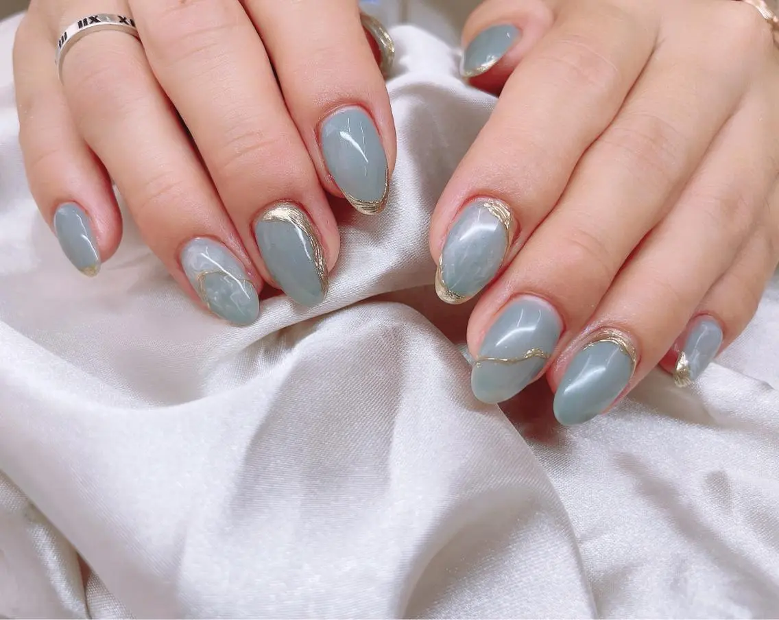 ネイル ブルー ジェルネイル ゴールド ハードジェル 水色 Lilas Nailのネイルデザイン