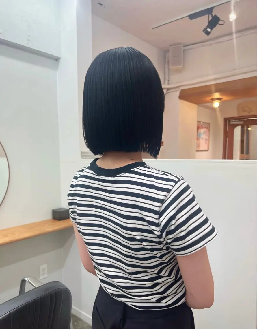 カラー 黒髪 ブルーカラー aiko【艶カラー ・ミニモ年内で終了】のヘアスタイル