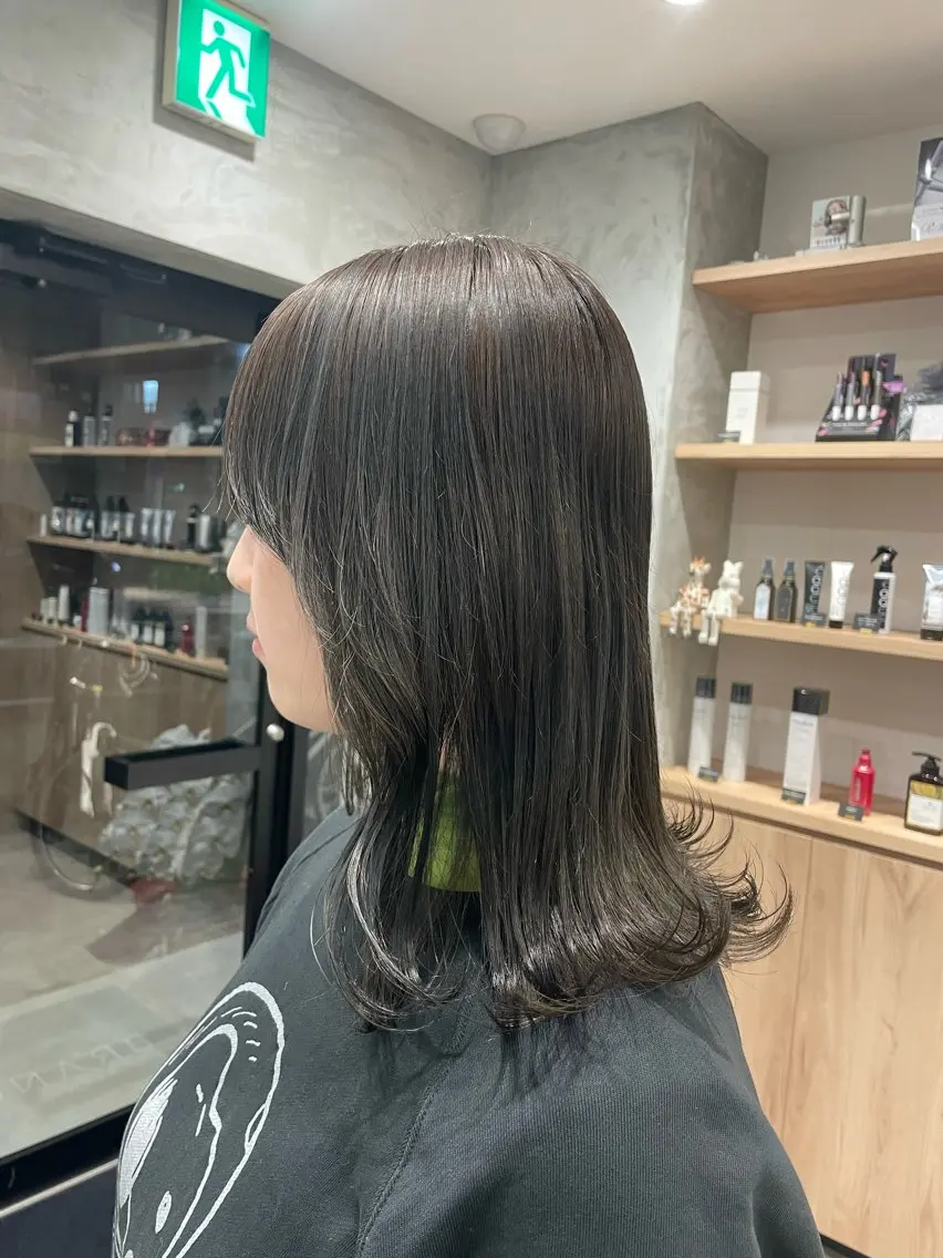 カラー オリーブカラー 山田 紗穂のヘアスタイル