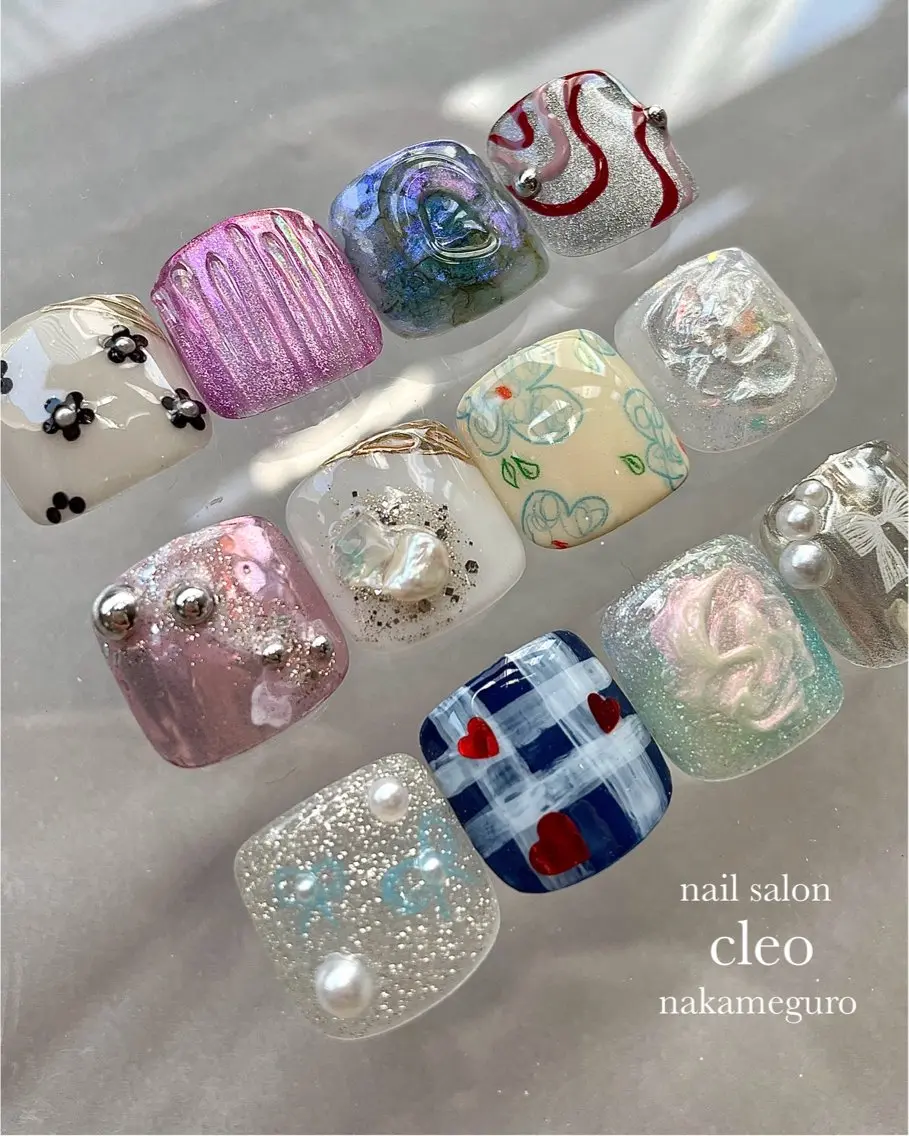 ネイル オーロラネイル 長さ出し フラッシュネイル フラワーネイル フットネイル フットネイル Cleo中目黒店 Hinahoのネイルデザイン