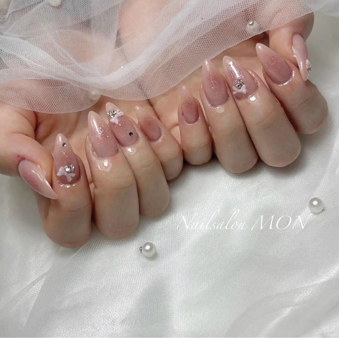 ネイル ストーンネイル ハンドネイル Nailsalon MONのネイルデザイン