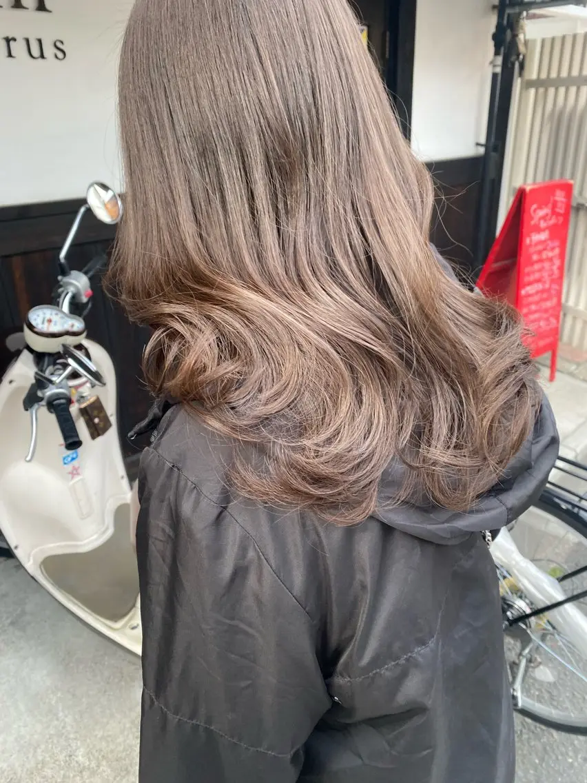 セミロング カラー 透明感カラー グレージュ オレンジ ヘアカラー 【novem】 Miyukiのヘアスタイル