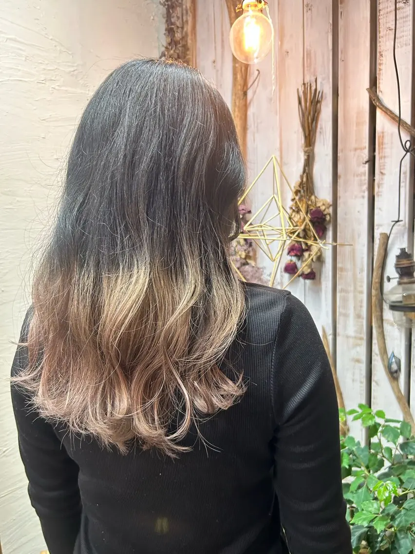 ロング カラー ベージュカラー ブリーチ ハイトーンカラー minami 🐣のヘアスタイル