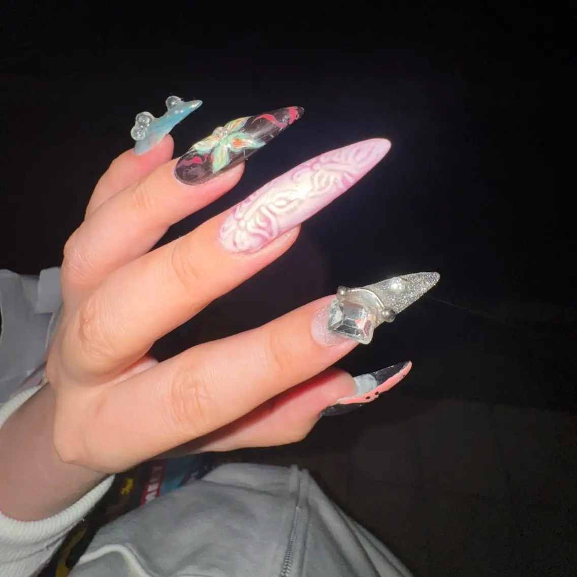 ネイル ハンドネイル 🪐富島彩夏 /海外nail🪐のネイルデザイン