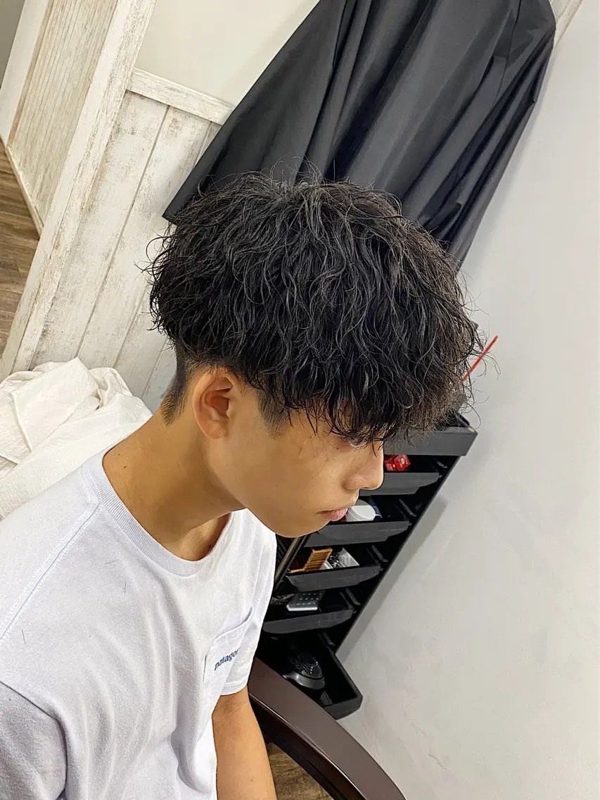 ショート パーマ メンズ 原田 涼矢のヘアスタイル