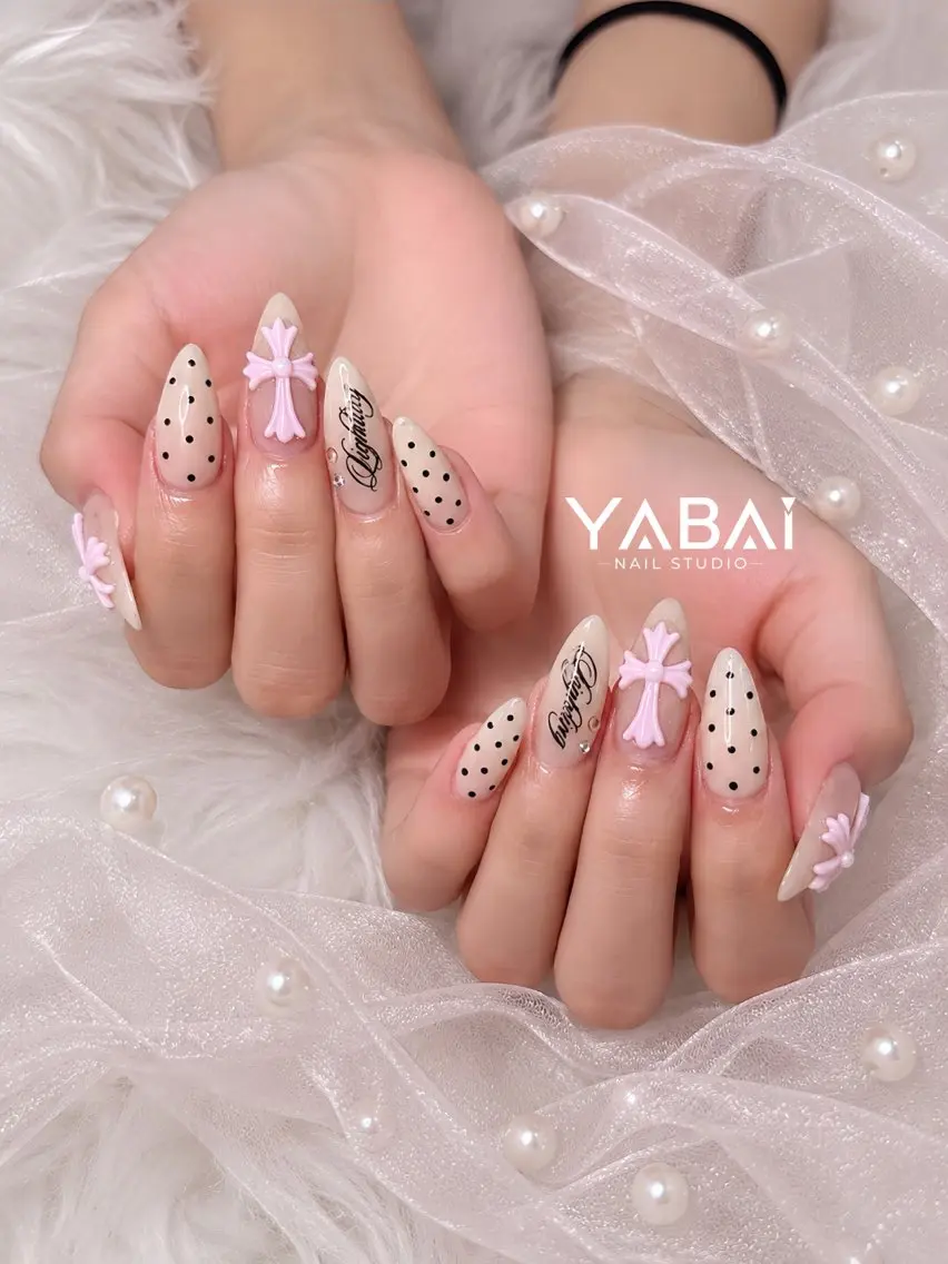 ネイル ドット ロングネイル ピンク ワンホンネイル YABAI NailStudioのネイルデザイン