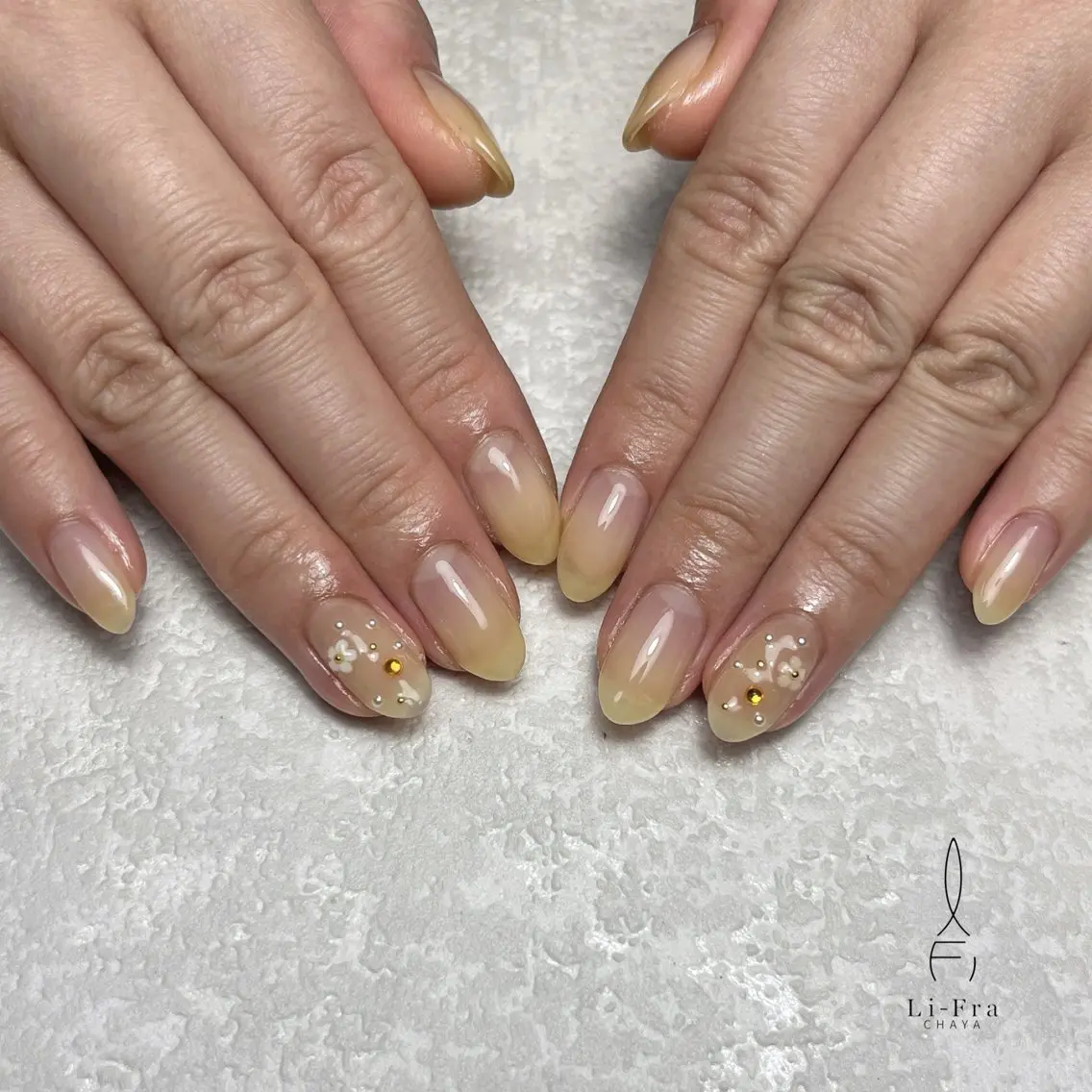 ネイル 黄色 Li-Fra JINNOのネイルデザイン