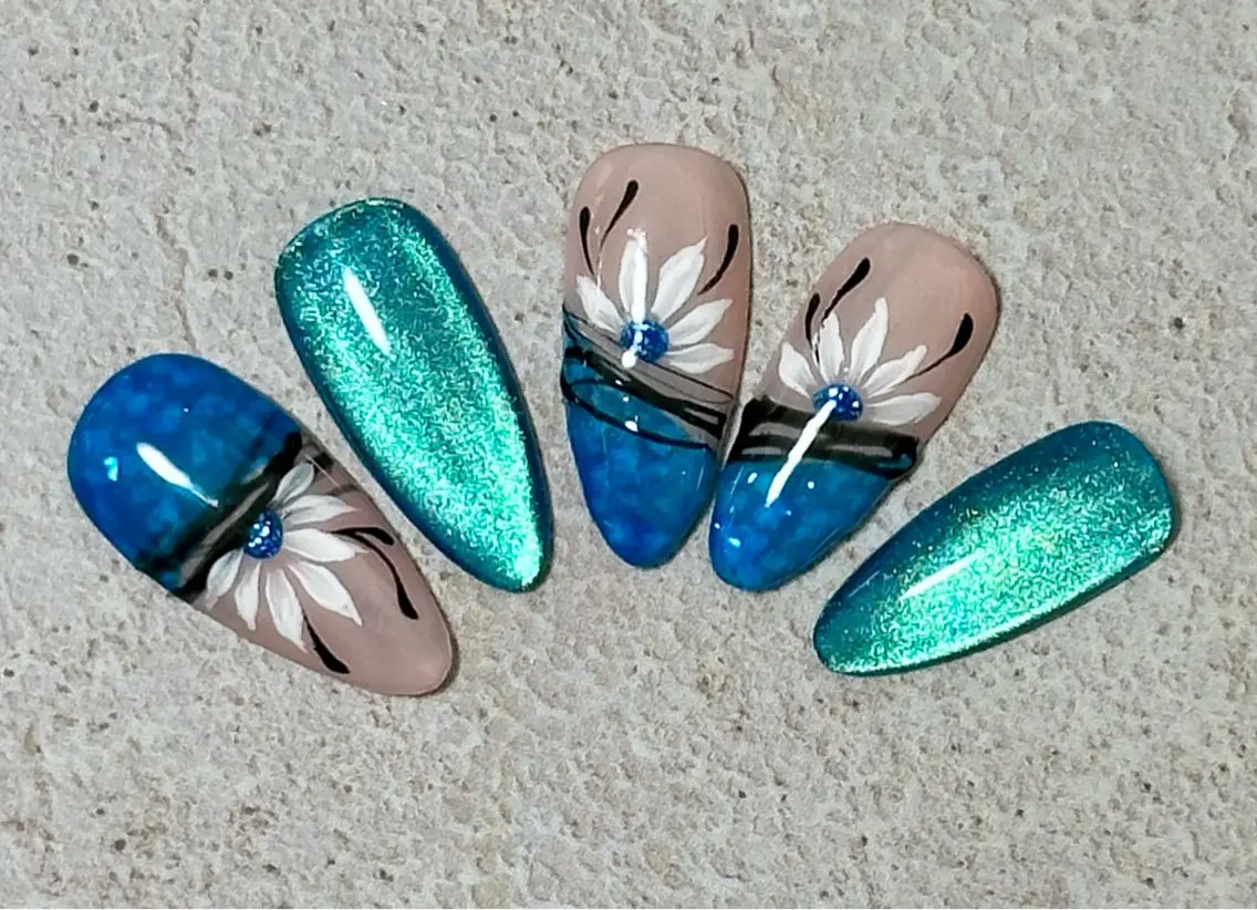 ネイル マグネットネイル ニュアンスネイル ワンカラーネイル 夏ネイル Mai’s nailのネイルデザイン