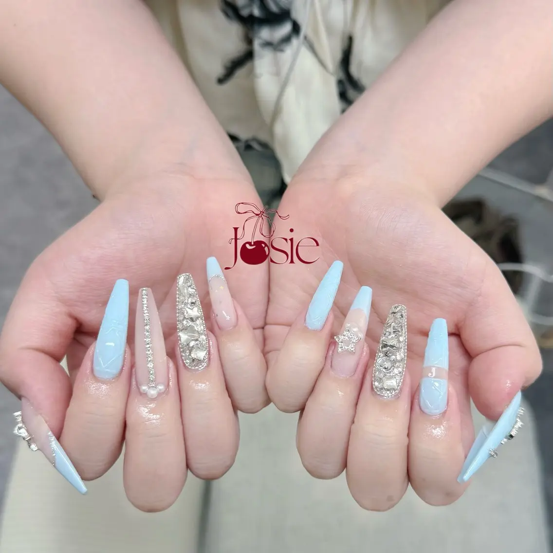 ネイル 長さ出し キラキラネイル 韓国ネイル ロングネイル マグネットネイル ハンドネイル Josie nail salonのネイルデザイン