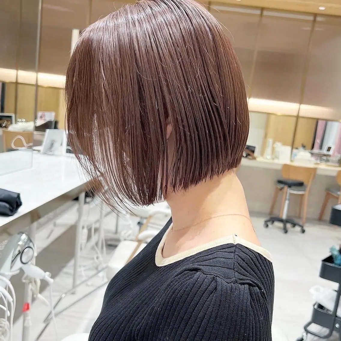 ショート カラー グレージュ ボブ カット ヘアカラー トリートメント レイヤー専門家 ダブルカラー修のヘアスタイル