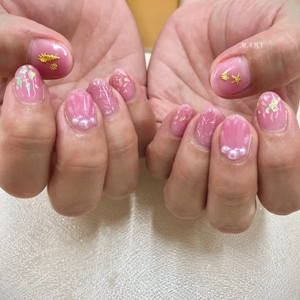 ネイル ニュアンスネイル ワンカラーネイル ピンク パープル 夏ネイル ハンドネイル Mary nail .narumiのネイルデザイン