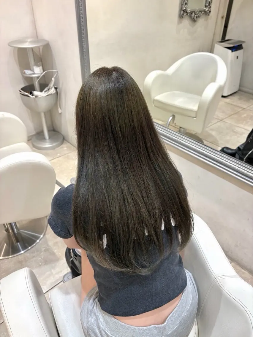 カラー 長田 晴のヘアスタイル