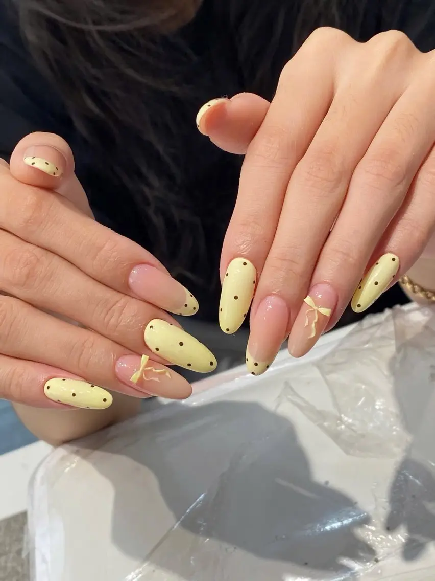 ネイル チークネイル ドット フットネイル フレンチネイル グラデーション ハンドネイル Miu 川越東口ネイルサロンのネイルデザイン