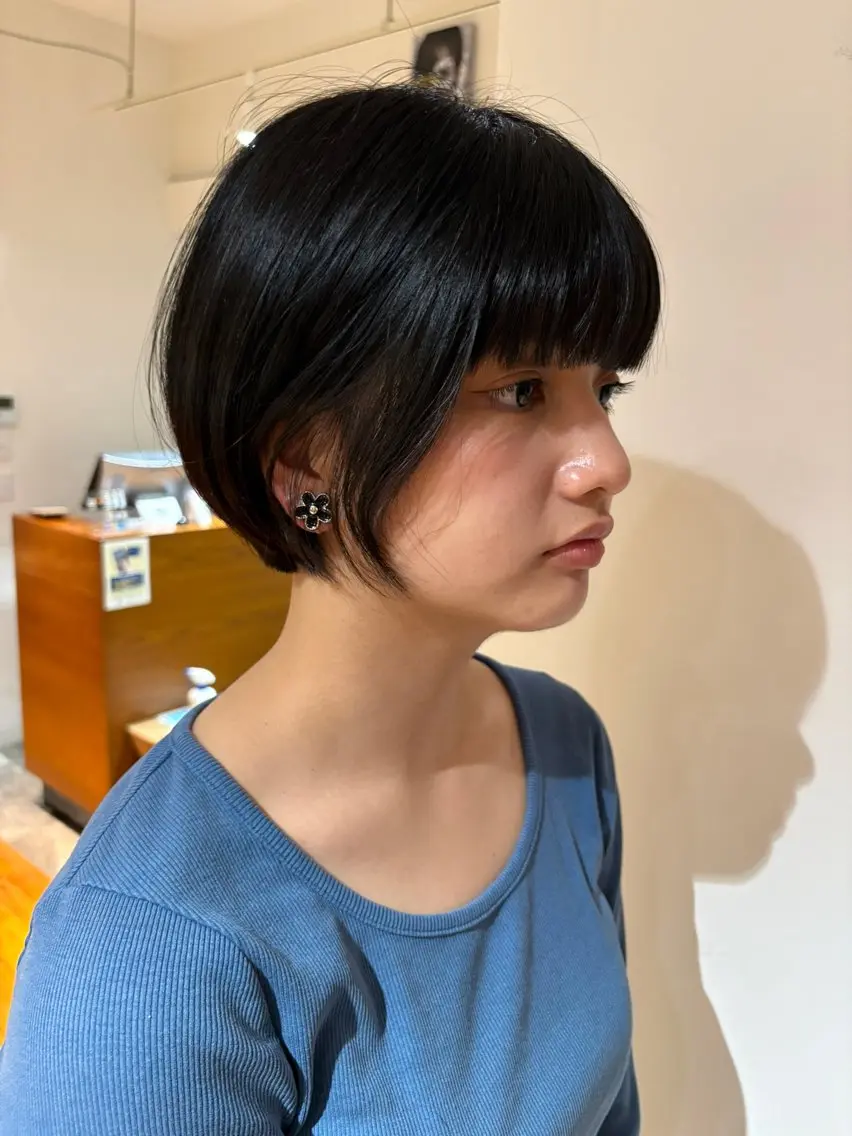 ミディアム 切りっぱなしボブ ボブ カット 🌊インナーカラー 🐬櫻井海星のヘアスタイル