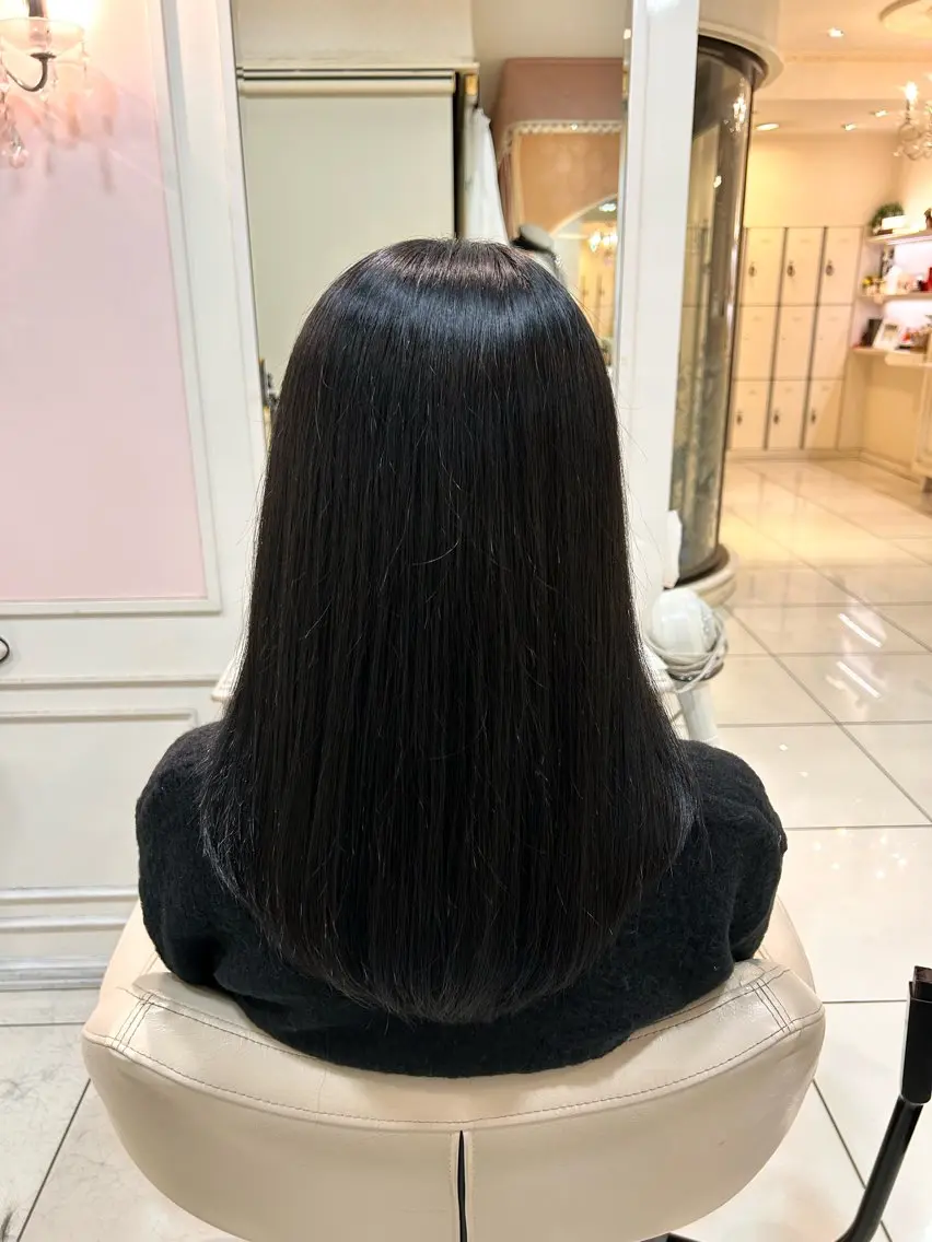 セミロング カラー 黒髪 ブルーカラー ブルーブラック カット ヘアカラー 生活が楽になる縮毛/ ブリーチなしカラーのヘアスタイル