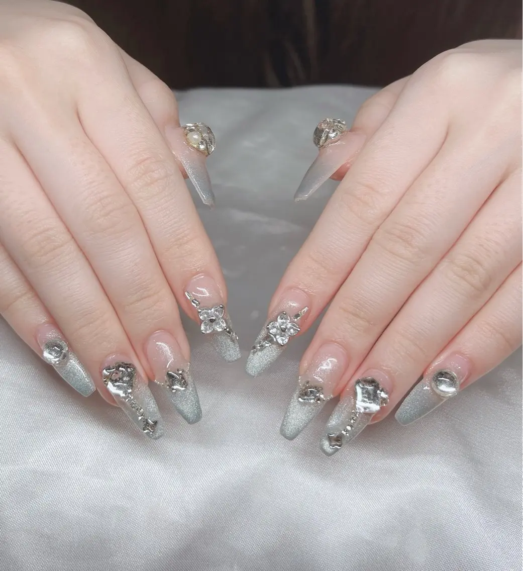 ネイル 長さ出し グラデーション キラキラネイル マグネットネイル ニュアンスネイル ハンドネイル Lee Nails チップ長さだし専門店のネイルデザイン