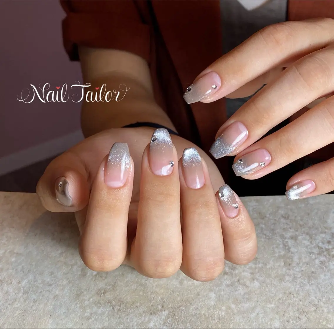 ネイル ブラウン 長さ出し ジェルネイル グラデーション キラキラネイル ハンドネイル NailTailor ネイルテイラーのネイルデザイン