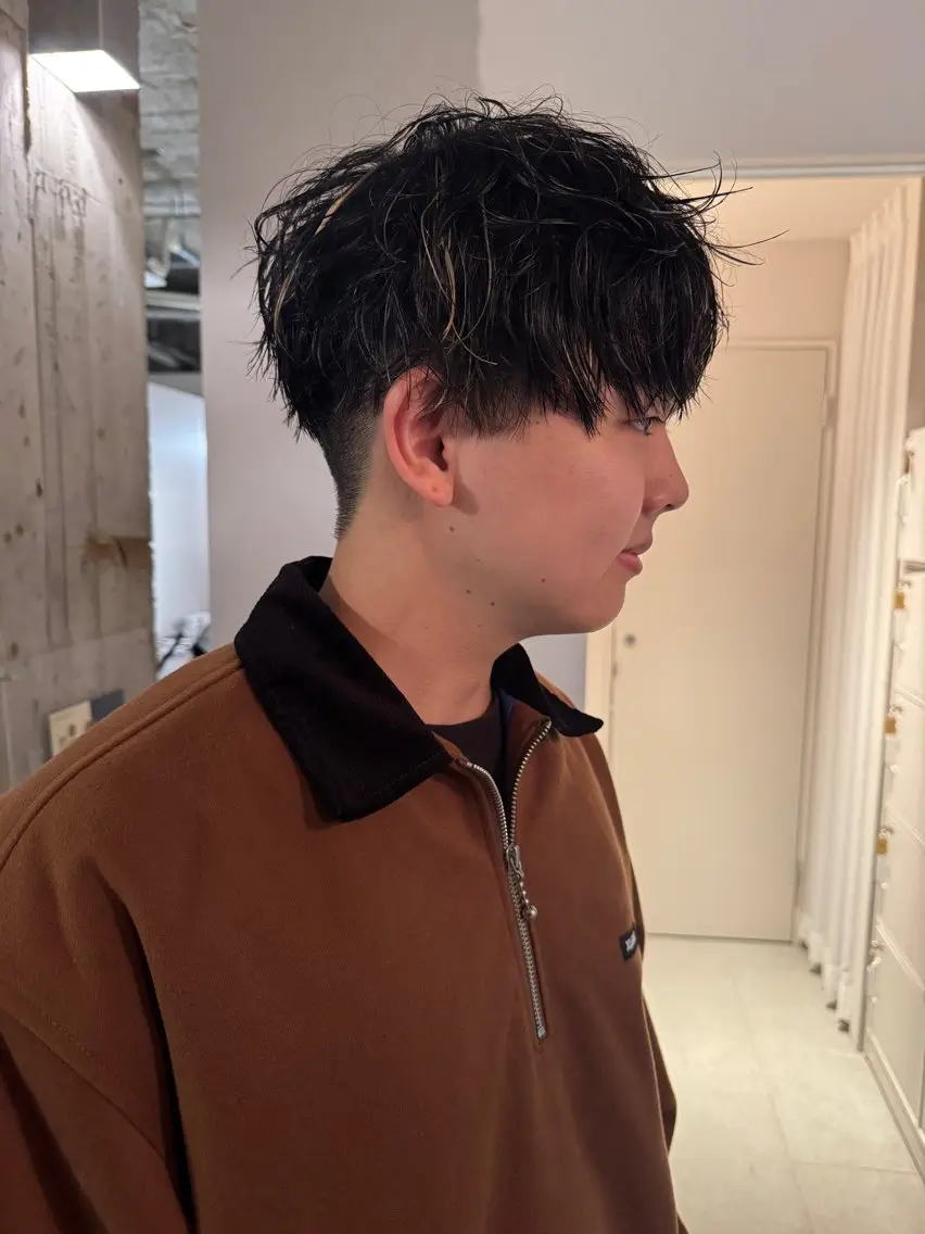ショート カラー パーマ ハイライトカラー ハイライト 森田 鴻之介のヘアスタイル