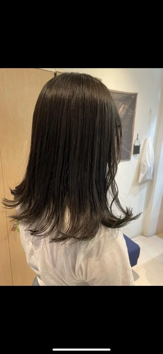 セミロング カラー ブルーカラー ブルージュ レイヤーカット なかにし まゆみのヘアスタイル