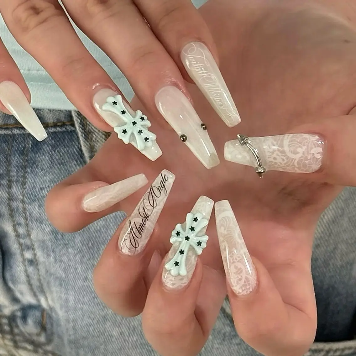 ネイル チークネイル ドット フットネイル フレンチネイル グラデーション ハンドネイル ハンドケア Nihonthy Nail 新宿のネイルデザイン
