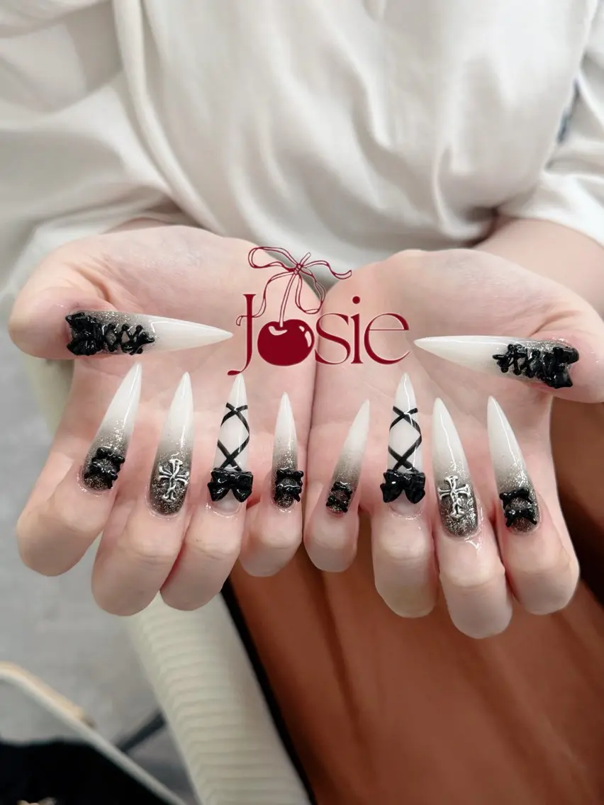 ネイル 長さ出し キラキラネイル 韓国ネイル ロングネイル ワンホンネイル ハンドネイル Josie nail salonのネイルデザイン
