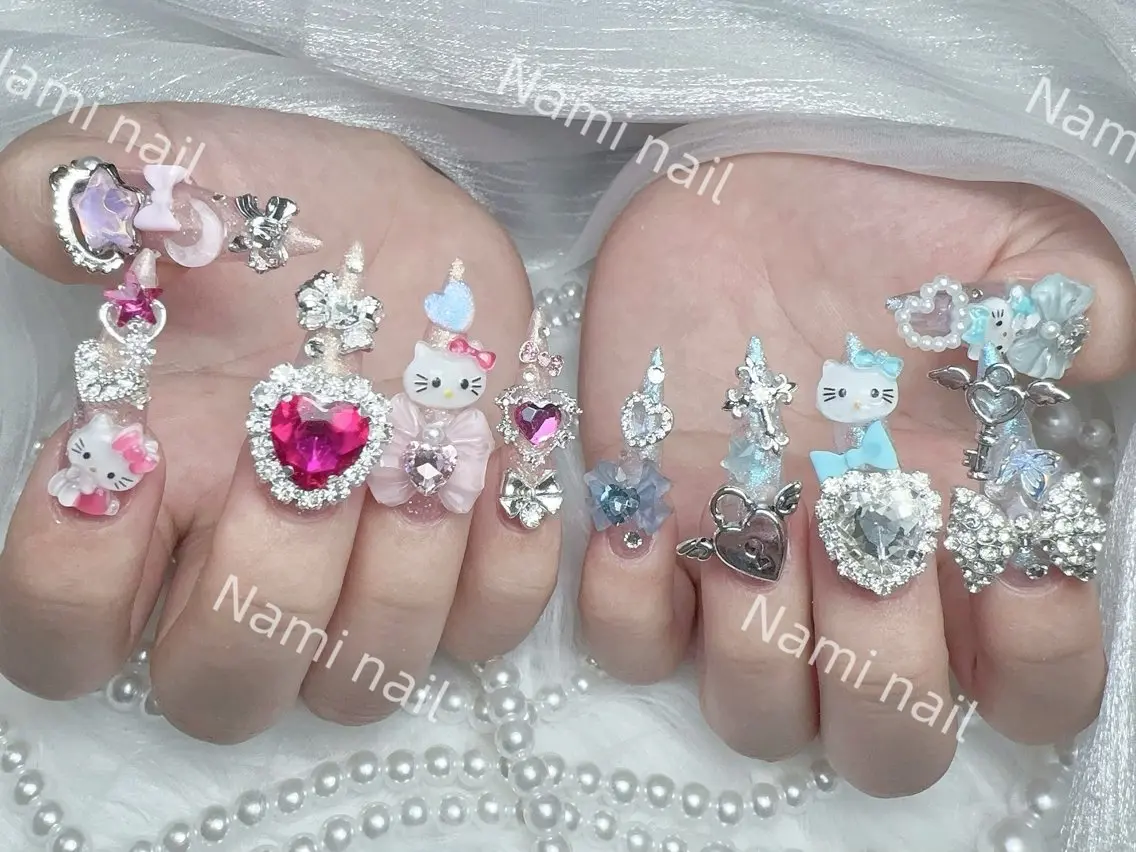 ネイルチップ10本長さ出し+ワンカラー+パーツつけ放題¥9680の写真